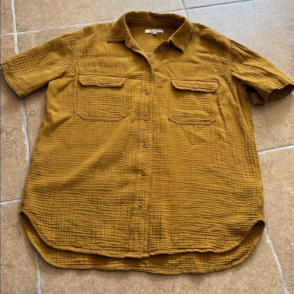 Women’s New Madewell oversized mustard yellow button down short sleeve shirt XS